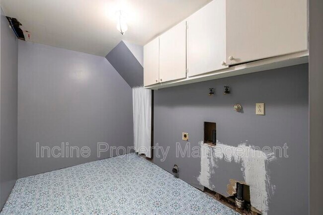 Building Photo - 3759 Alta Loma Dr E