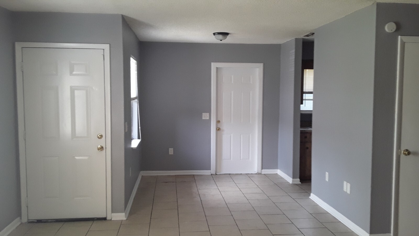 Building Photo - 2422 Crystal Hills Loop E