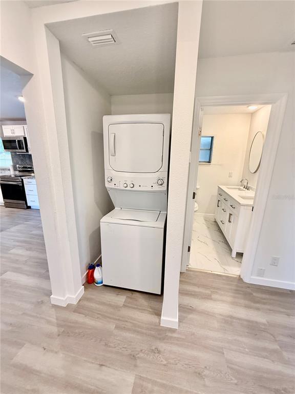 Building Photo - 748 Parkview Pl