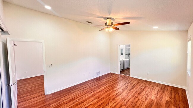 Building Photo - 23 Winding Woods Trail