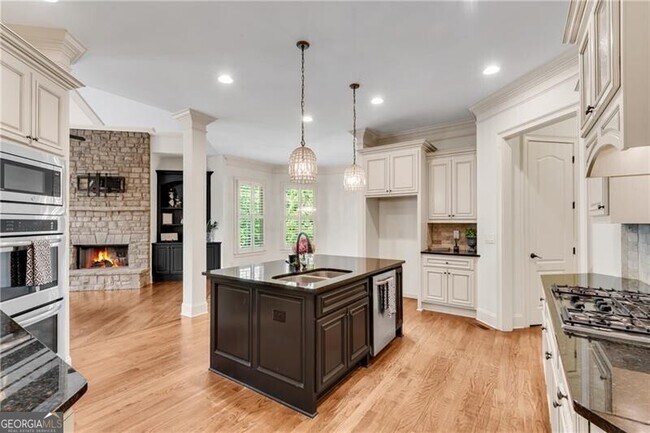 Building Photo - 5861 Yoshino Cherry Ln NE