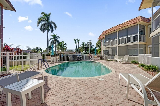 Building Photo - 2201 SE 9th St