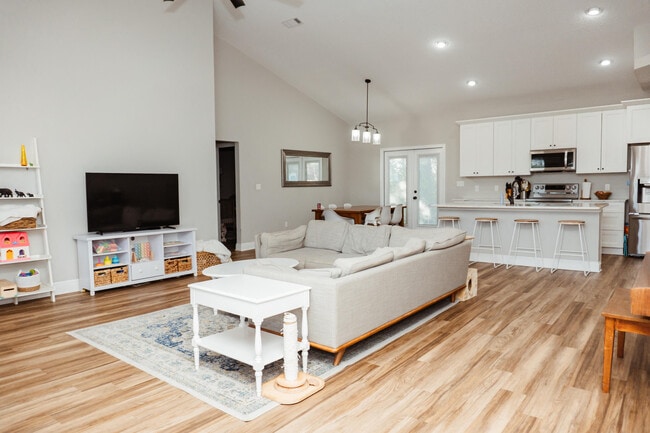 Building Photo - 2810 Pinnacle Point Dr