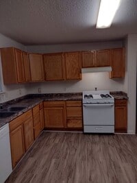 Building Photo - Spacious 4-Bedroom 2-Bath Home in Little Rock's Wakefield Neighborhood