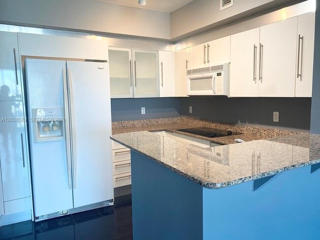 Building Photo - 335 S Biscayne Blvd