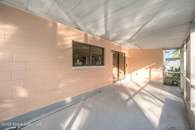 Building Photo - 155 Melbourne Ave