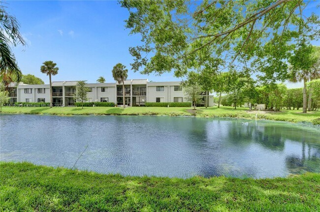 Building Photo - 16607 Hemingway Dr
