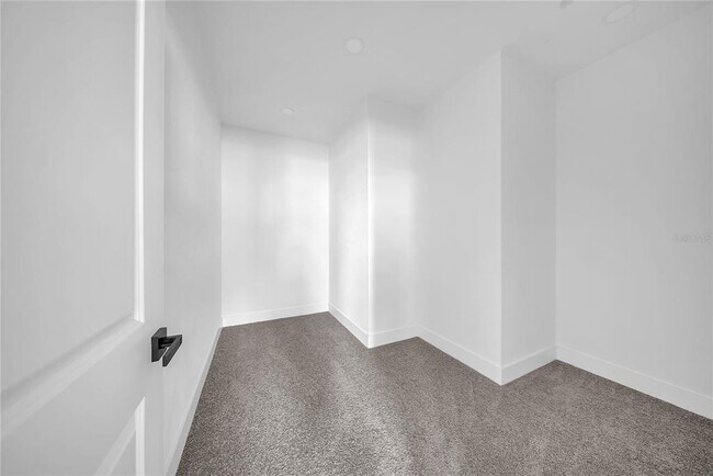 Building Photo - 17135 SW 41st Ct