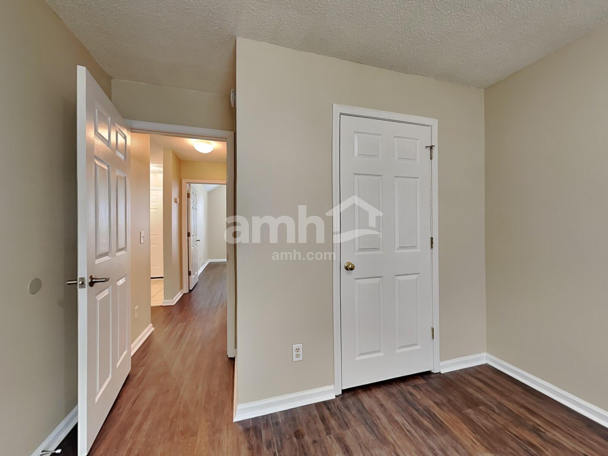 Building Photo - 388 Shady Oak Cir