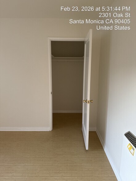 Building Photo - 2301 Oak St