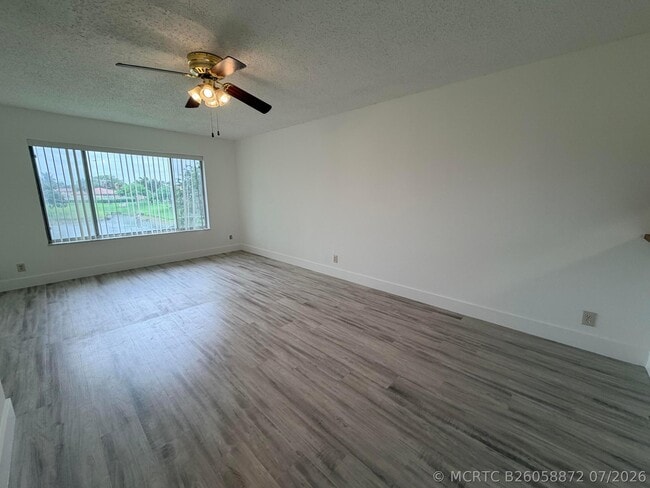 Building Photo - 918 Twin Lakes Dr