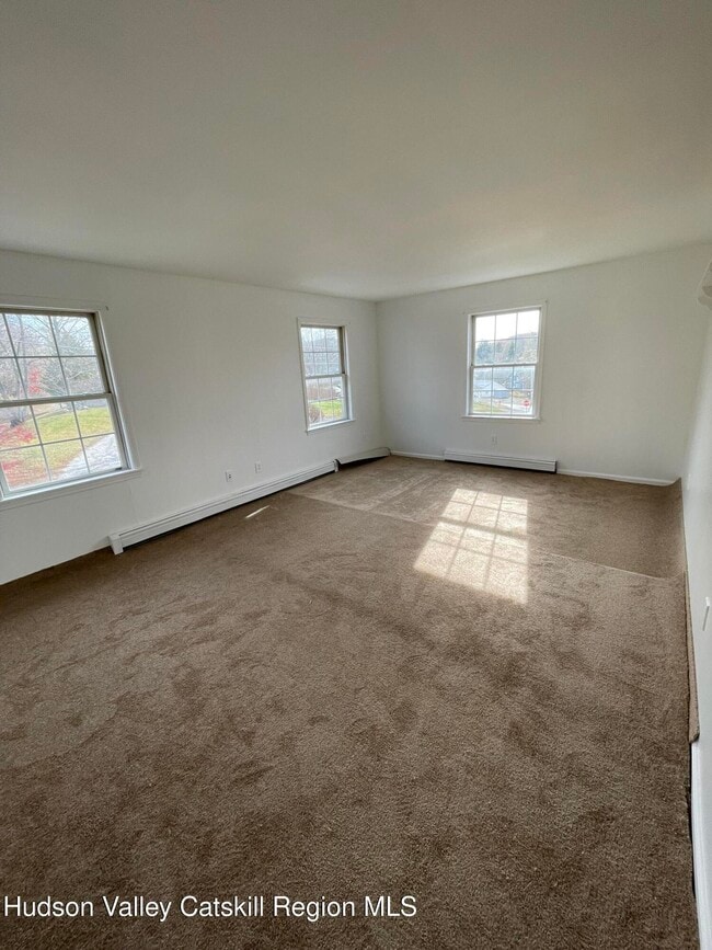 Building Photo - 9 Church St