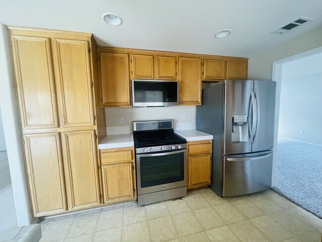 Building Photo - 1439 Avena Way