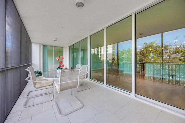 Building Photo - 455 Cove Tower Dr