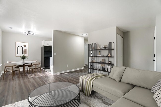 Building Photo - Renovated 3 Bedroom Available at Coral Clu...