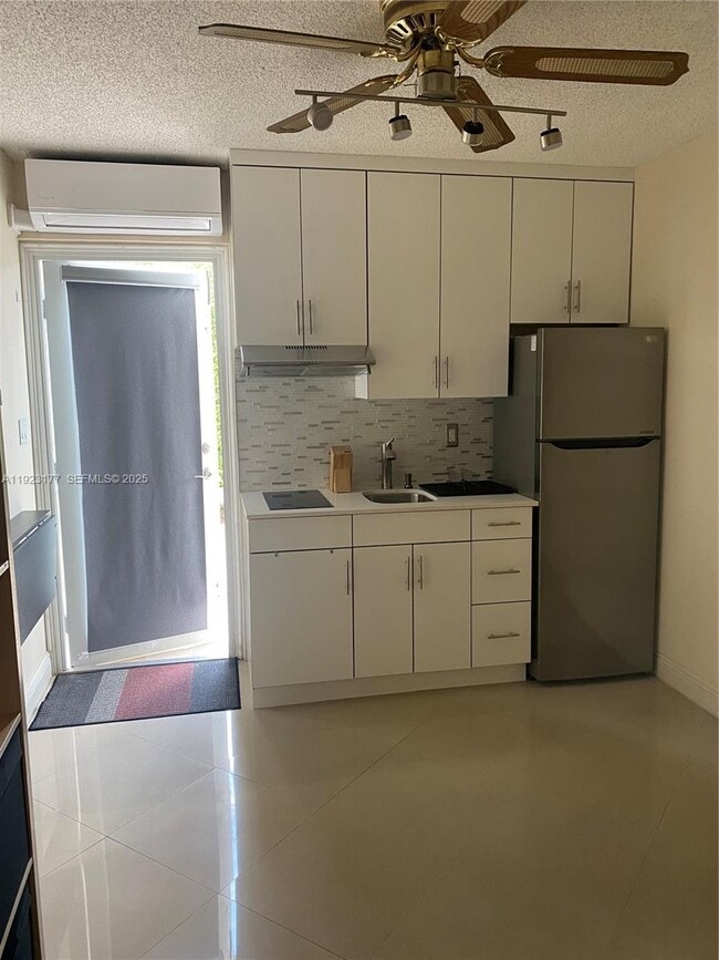 Building Photo - 10205 SW 9th Terrace