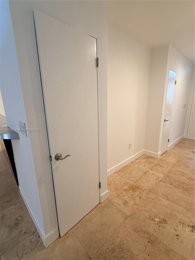 Building Photo - 15315 Loch Isle Dr W