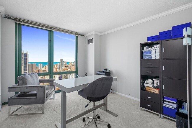 Building Photo - 111 W Maple St