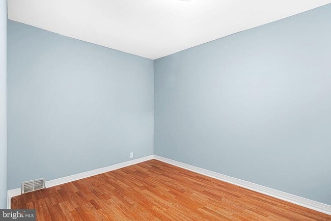 Building Photo - 1152 S 15th St