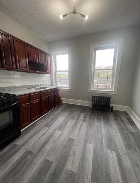 Building Photo - 386 Stuyvesant Ave.