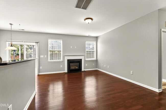 Building Photo - 614 Rose Laurel Ct