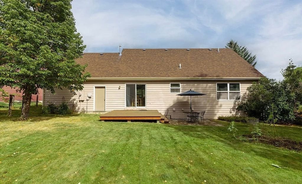 Building Photo - 1128 N Spruce Dr
