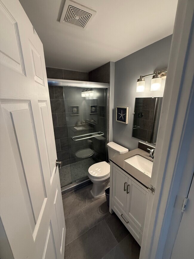 Building Photo - 24325 Detroit Rd