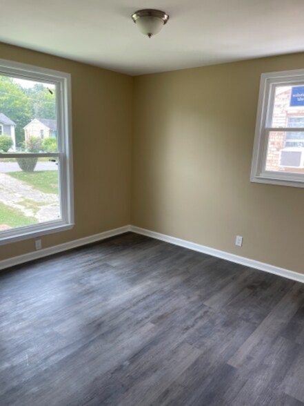 Building Photo - 3316 Cocoa Dr