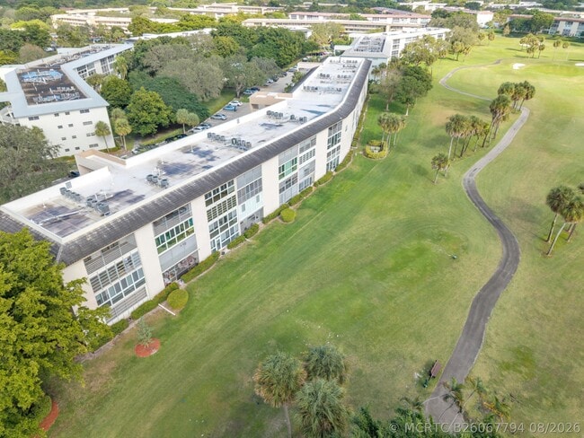 Building Photo - 3003 Portofino Isle