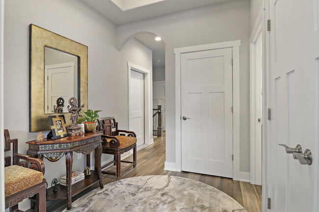 Building Photo - 4706 S Cottage Ln