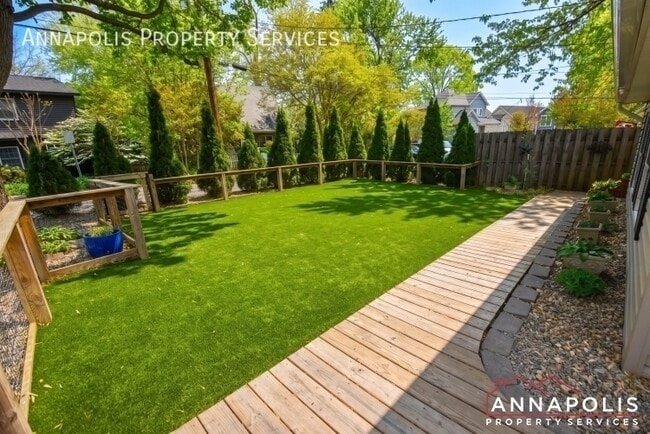 Building Photo - 16 Elm Rd