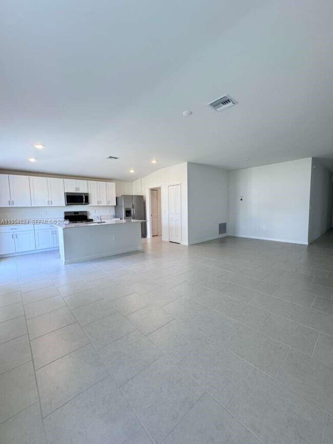 Building Photo - 17245 Cantu Ct