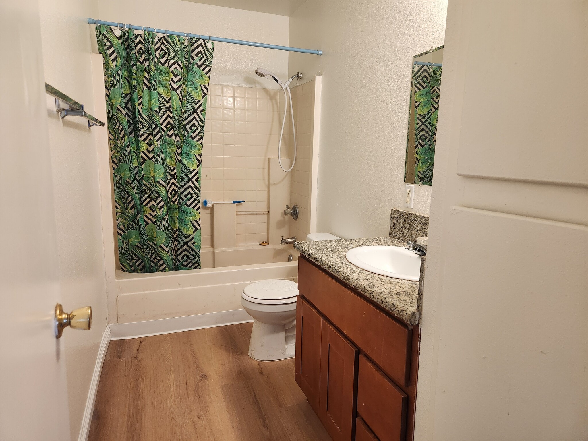 Upstairs Bathroom - 625 S Osage Ave