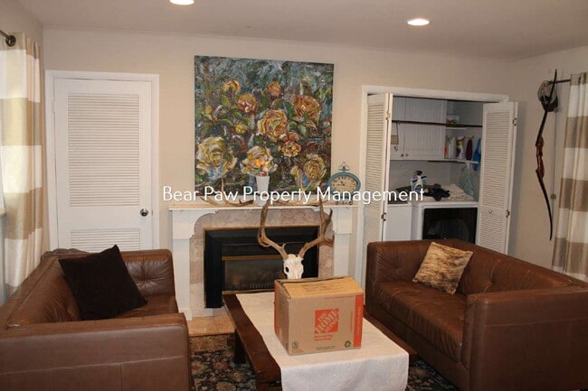 Building Photo - Cute Home in Near Downtown Evergreen!