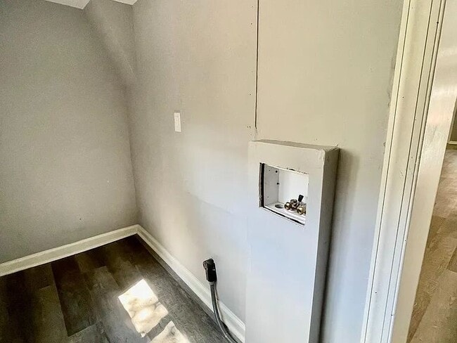 Building Photo - 2102 S Simpson St