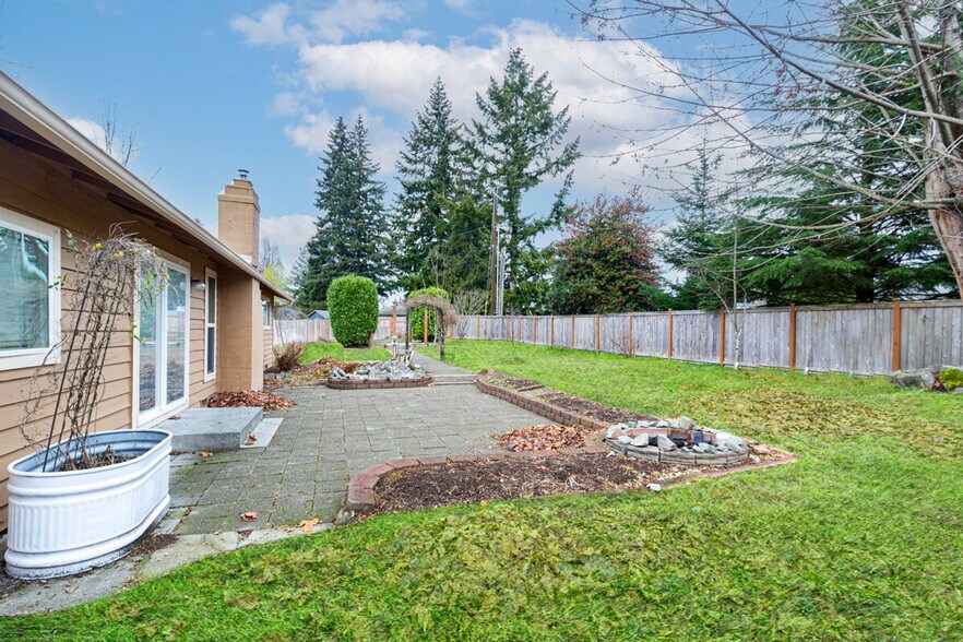 Building Photo - 629 212th St SW