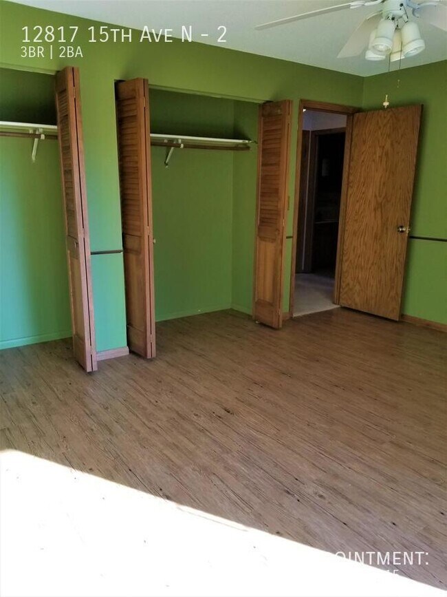 Building Photo - 12817 15th Ave N