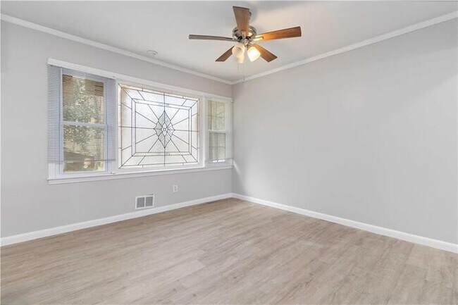 Building Photo - Spacious 3 Bedroom Ranch Home, Completely ...