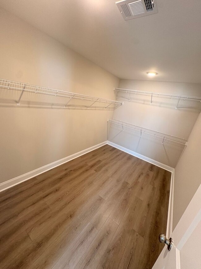 Building Photo - 104 Alva Ct