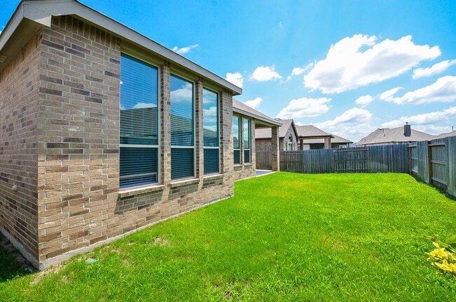 Building Photo - 23719 Sweeny Vly Dr