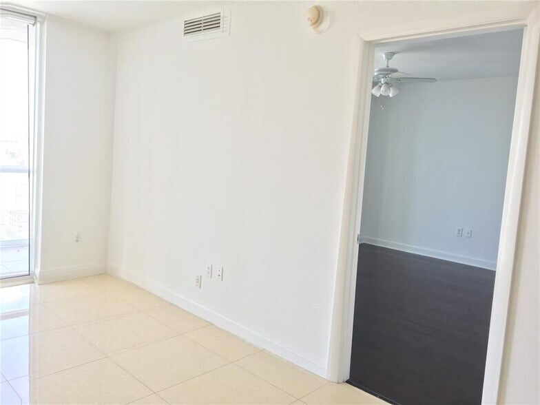 Building Photo - 50 Biscayne Blvd