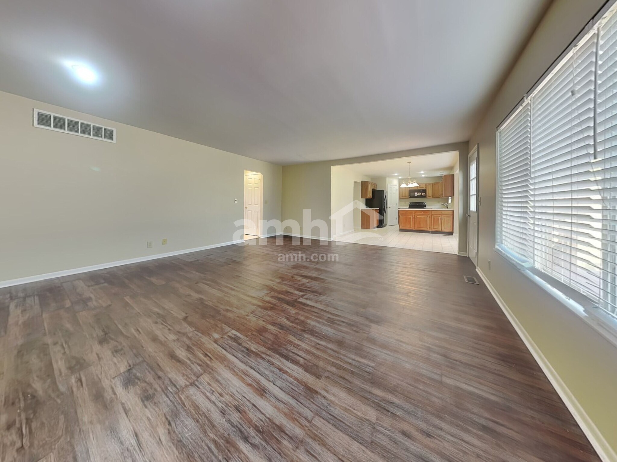 Building Photo - 8250 Pine Knoll Ct