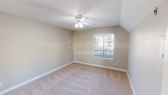 Building Photo - 8889 Caminito Plaza Centro