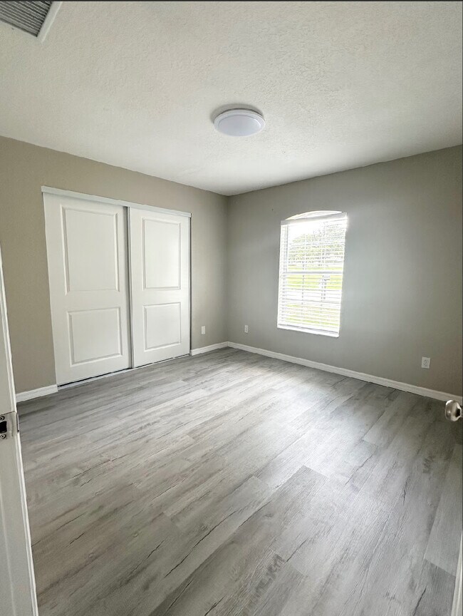 Building Photo - 7417 Savannah Ln