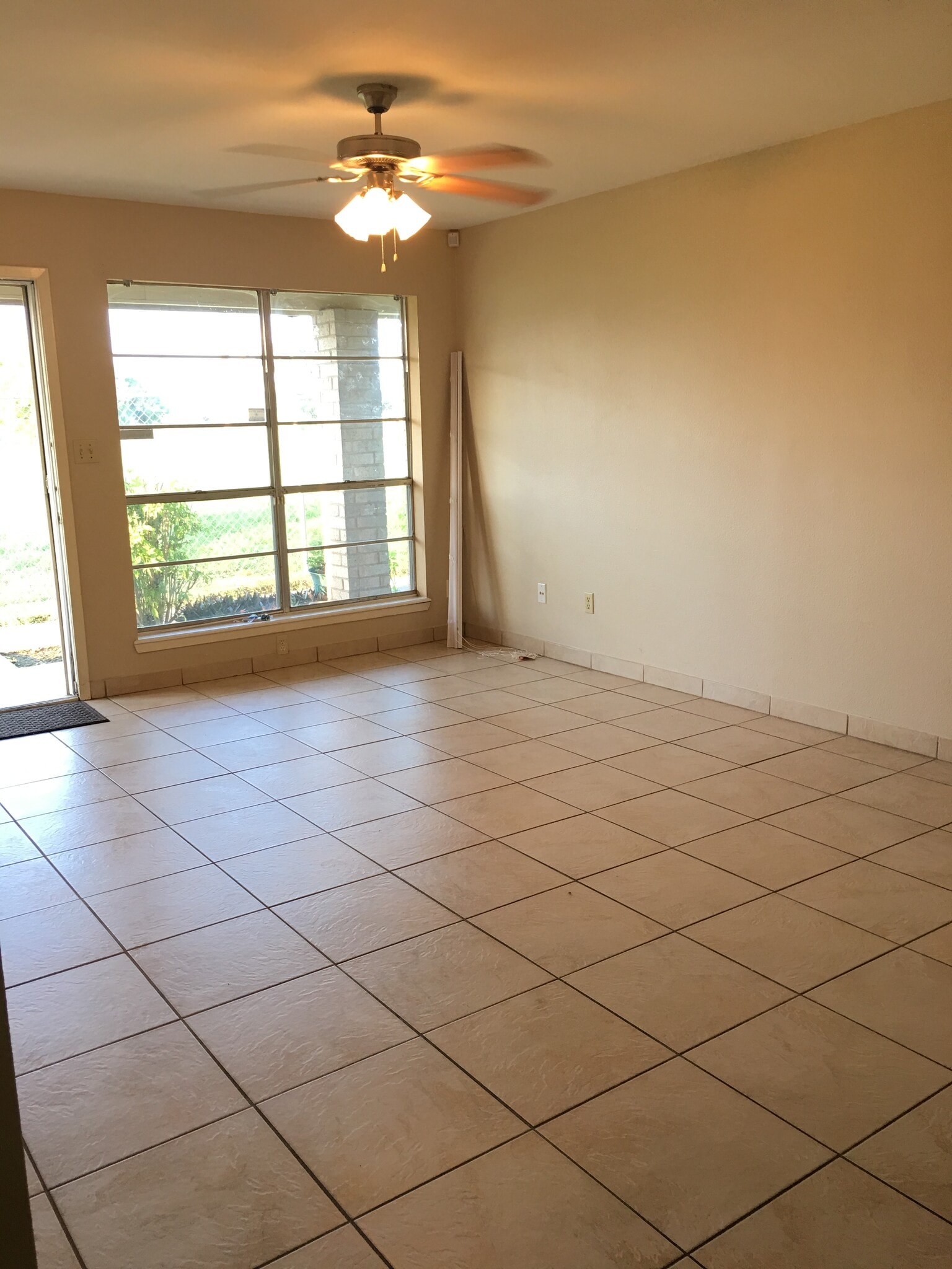 Building Photo - 312 Gastel Cir