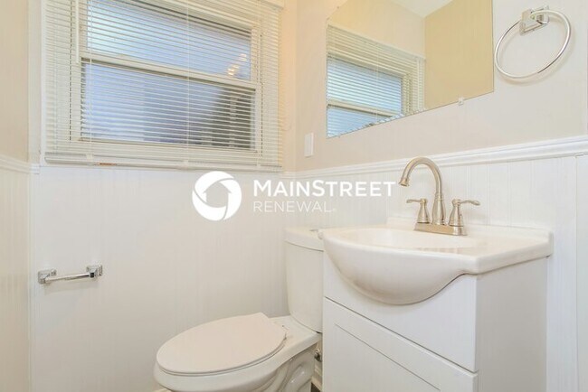 Building Photo - 3 Bedroom Pet-Friendly Home in LOUISVILLE,...