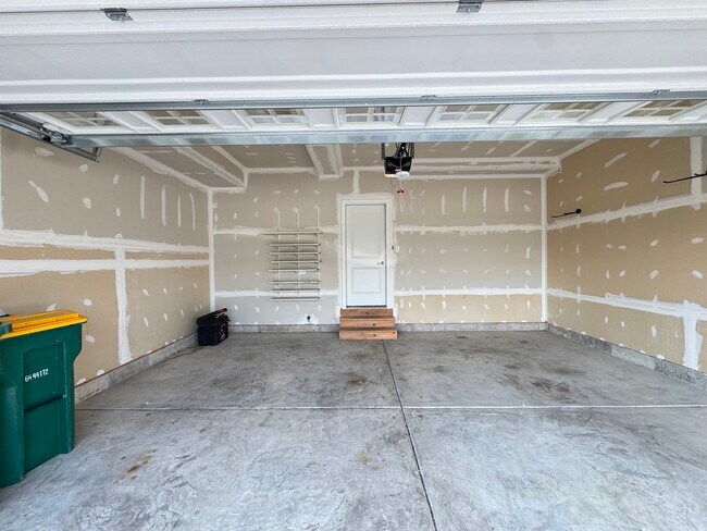 Building Photo - 15036 W Cyrus Dr