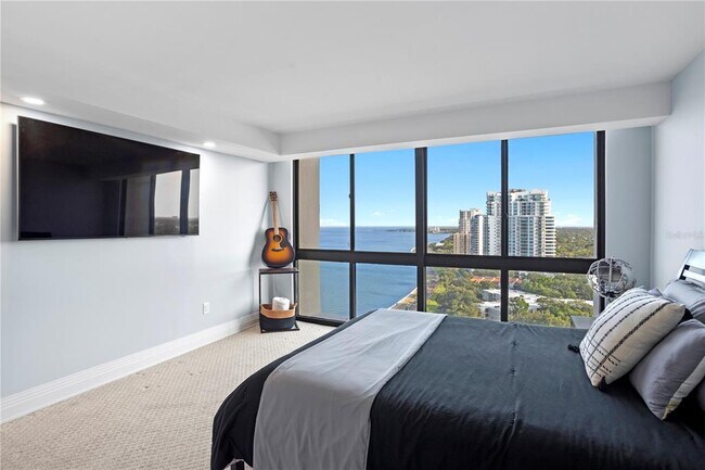 Building Photo - 3301 Bayshore Blvd