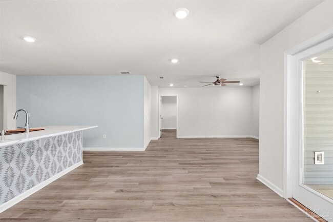 Building Photo - 5277 Peach Dr