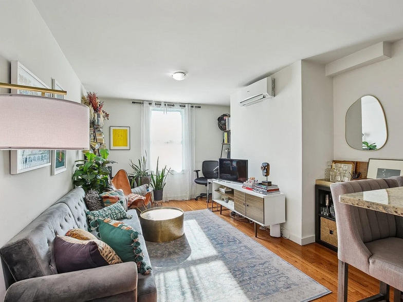 Building Photo - 324 4th St